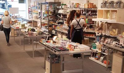 Le Drugstore Parisien