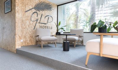 GLP HOTELS - LEGGEN VAN GEWEVEN VINYLVLOEREN