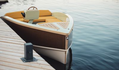 The CAVA 350 by Jade Boats